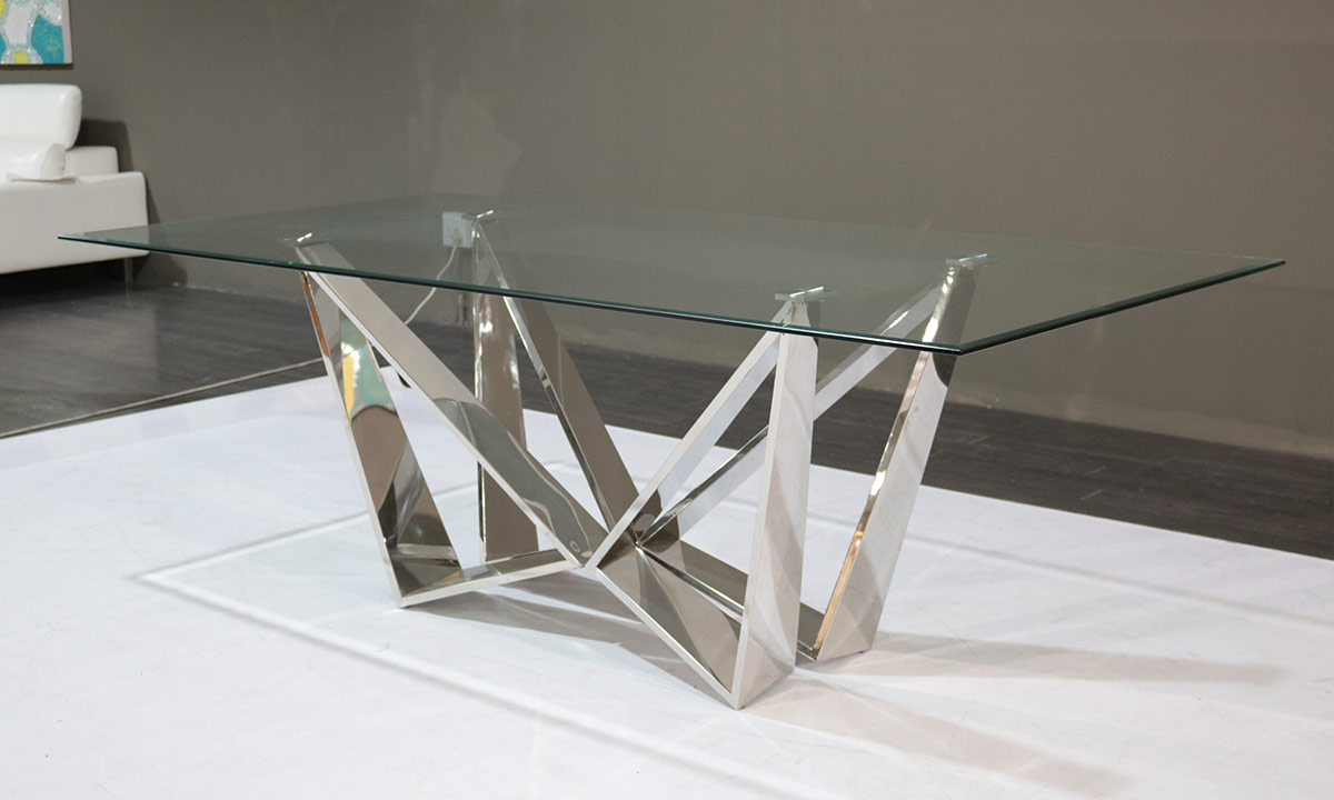 DT208 with Mia Chairs